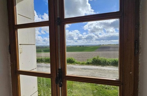 Parcay-sur-Vienne Cottage | Countryside house with fireplace and pets allowed