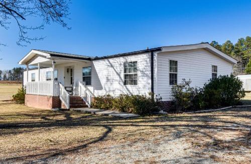 Tamassee House | Countryside Haven w/Spacious Yard in Tamassee!