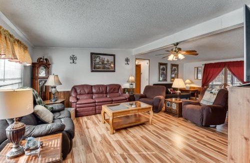 Tamassee House | Countryside Haven w/Spacious Yard in Tamassee!