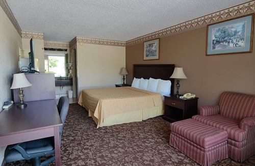 Idabel Hotel | Countryside Inn & Suites