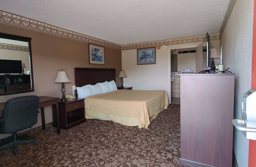 Idabel Hotel | Countryside Inn & Suites