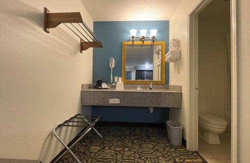 Malakoff Hotel | Countryside Inn