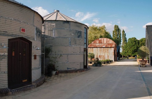 Sutton Bonington Cabin | Countryside Retreat - The Grain Store