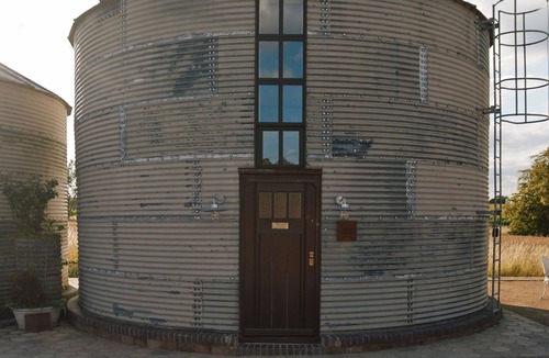 Sutton Bonington Cabin | Countryside Retreat - The Grain Store