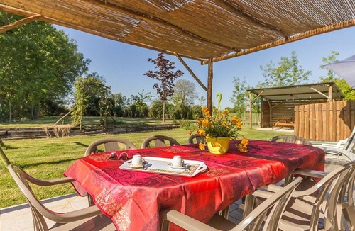 Frossay Cottage | Countryside Retreat: Cozy 3-Bed Gîte with Garden, Terrace & Petanque near Pornic