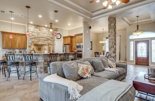 Sutherland Springs House | Countryside Retreat! Spacious Home in La Vernia