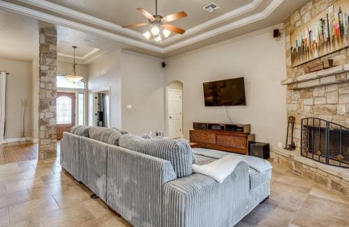 Sutherland Springs House | Countryside Retreat! Spacious Home in La Vernia