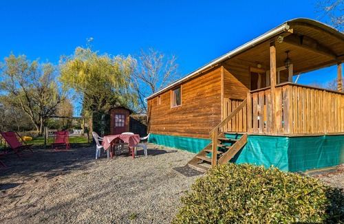 Mouhers Cottage | Countryside Retreat with Shared Pool in Mouhers