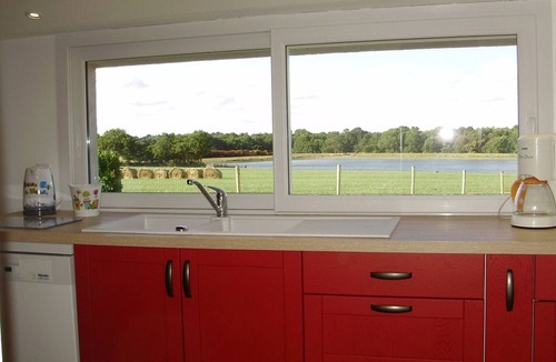 Vaire Cottage | Countryside Retreat with Private Pond and Terrace