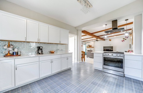 Rochelle House | Countryside Texas Home w/Fire Pit!