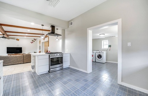 Rochelle House | Countryside Texas Home w/Fire Pit!