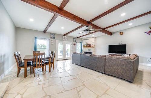 Rochelle House | Countryside Texas Home with Fire Pit!