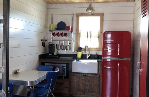 Honey Grove Cabin | Countryside Tiny Cabin 4