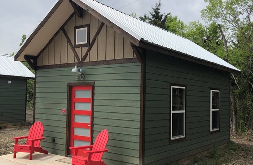 Honey Grove Cabin | Countryside Tiny Cabin 4