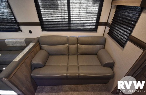 Honey Grove House | Countryside Travel Trailer Getaway