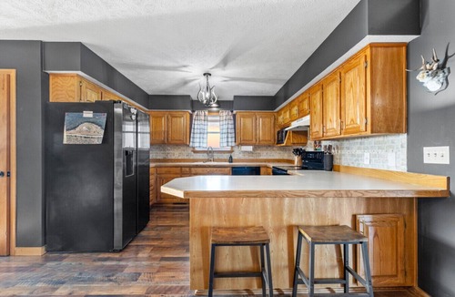 Theodosia Other | Countryside Views | Sleeps 20, Hot Tub, Fire Pit
