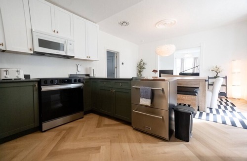 Carrying Place House | County Cove: Newly Renovated Century Home