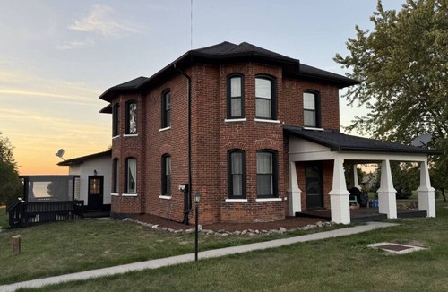 Carrying Place House | County Cove: Newly Renovated Century Home