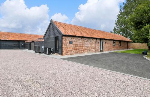 Irstead House | County Farm Barn