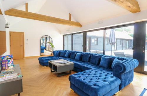 Irstead House | County Farm Barn