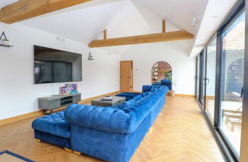 Irstead House | County Farm Barn