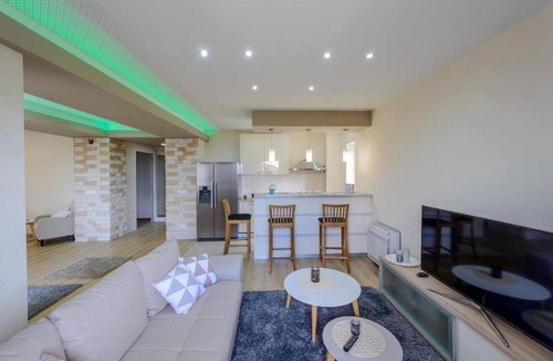 Dubravka Villa | Countyside Retreat Six Bedroom Villa with Pool