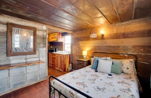Westminster House | Couple’s Getaway w/Ranch Views - Near Lavon Lake!