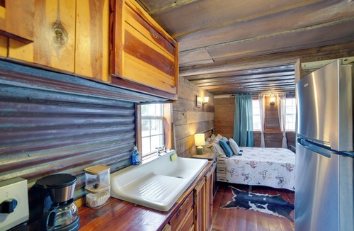 Westminster Cabin | Couple’s Getaway w/Ranch Views - Near Lavon Lake!