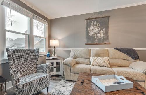 Greenwood Apartment | Couple's Retreat 2 Mi to Uptown Greenwood!