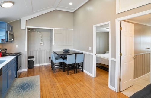 Hampton Apartment | Couples Beach side condo getaway