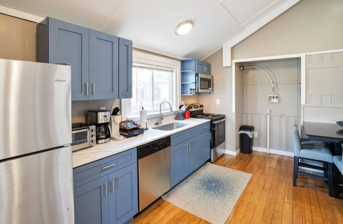 Hampton Apartment | Couples Beach side condo getaway