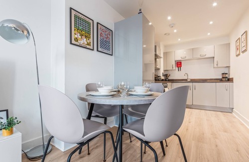 Coventry Apartment | Couples- Business- Sleeps 2- Pets- WiFi- Parking