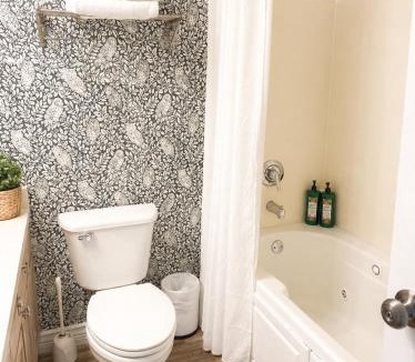 Branson West Apartment | Couples Condo Retreat Overlooking Golf Course