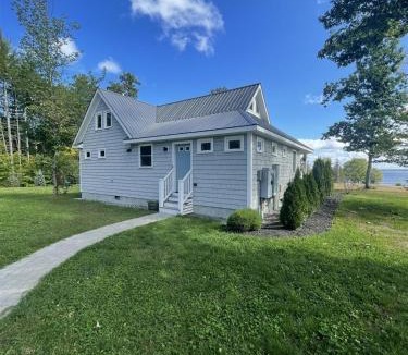 North Sebago Villa | COUPLES COTTAGE LIMIT 4 cottage