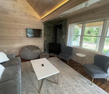 North Sebago Villa | COUPLES COTTAGE LIMIT 4 cottage