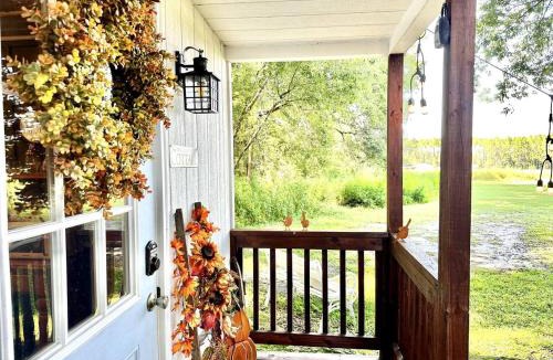 Reddick Apartment | Couples Cottage - Serene Getaway