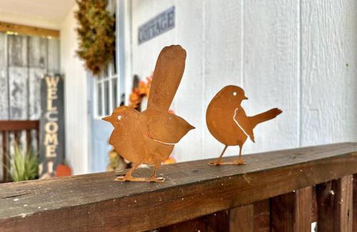 Reddick Apartment | Couples Cottage - Serene Getaway