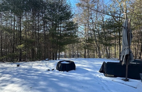 Rowland Cabin | Couple’s Escape | Hot Tub | Riverfront