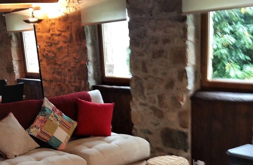 Saint-Yrieix-la-Perche Cottage | Couples Peace & Tranquility
