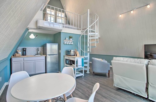 Slaughterville House | Couples Getaway A-Frame Secluded Cabin near Lake Thunderbird. Near OU ~17 mi.