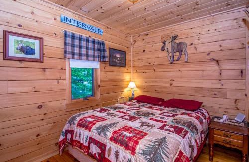 Intervale House | Couples Getaway Log Cabin in the White Mountains