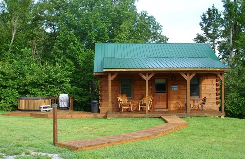 Montvale Cabin | Couples Getaway with a Great Mountain View