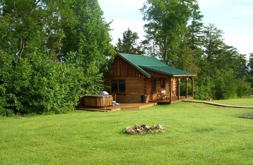 Montvale Cabin | Couples Getaway with a Great Mountain View