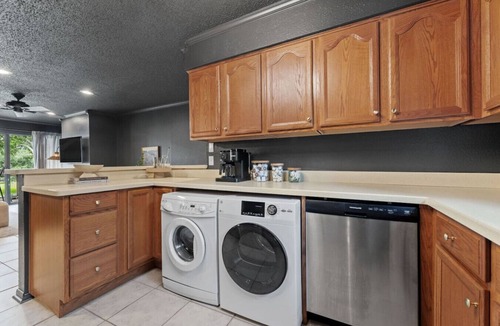 Walden on Lake Conroe Apartment | Couples Lakefront Conroe Retreat