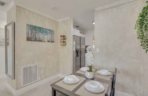 Miami Gardens Apartment | Couple’s Miami Escape 5 Mi to Hard Rock Stadium!
