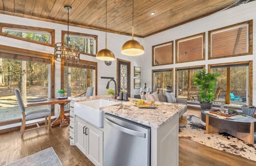 Broken Bow Cabin | Couples Only | Private Pool + Sauna + Hot Tub