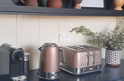 Sunderland Bay House | Couples Retreat with Ocean View