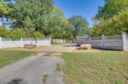 Canton House | Couple’s Retreat In Canton w/Patio, Trail & Yard!