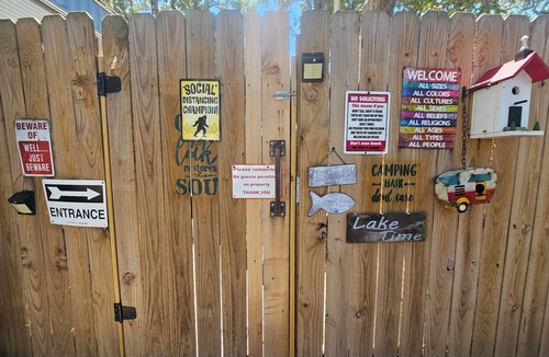 Pointblank Cabin | Couples Retreat on Lake Livingston TX