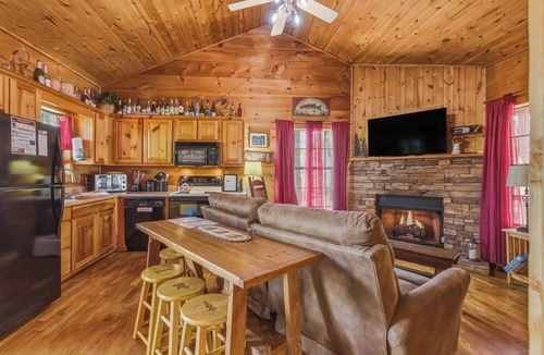 Cleveland Cabin | Couples Retreat – Romantic and Relaxing Cabin Retreat